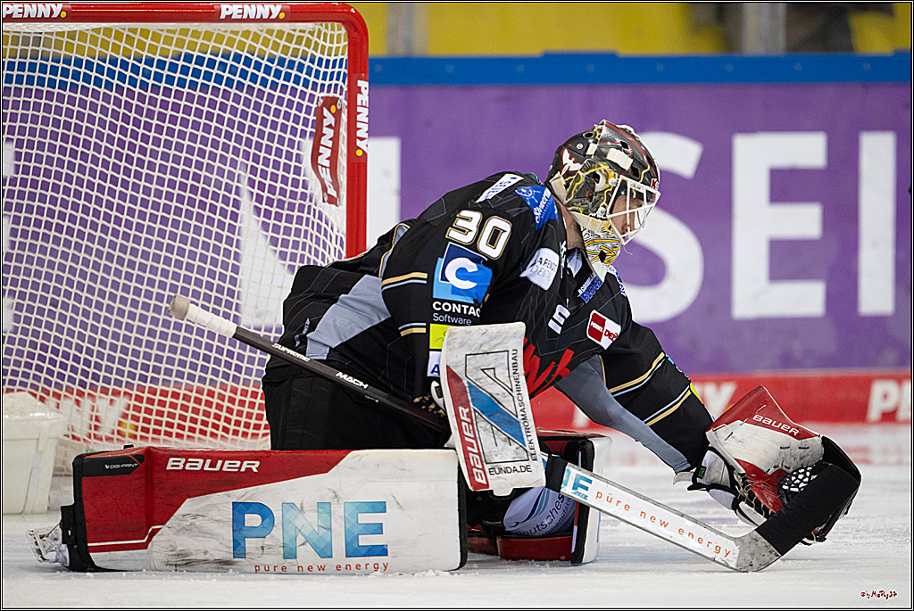 PENNY DEL 1 - Playoff Viertelfinale; Fischtown Pinguins Bremerhaven - Kölner Haie; Bermerhaven, 21.03.2025