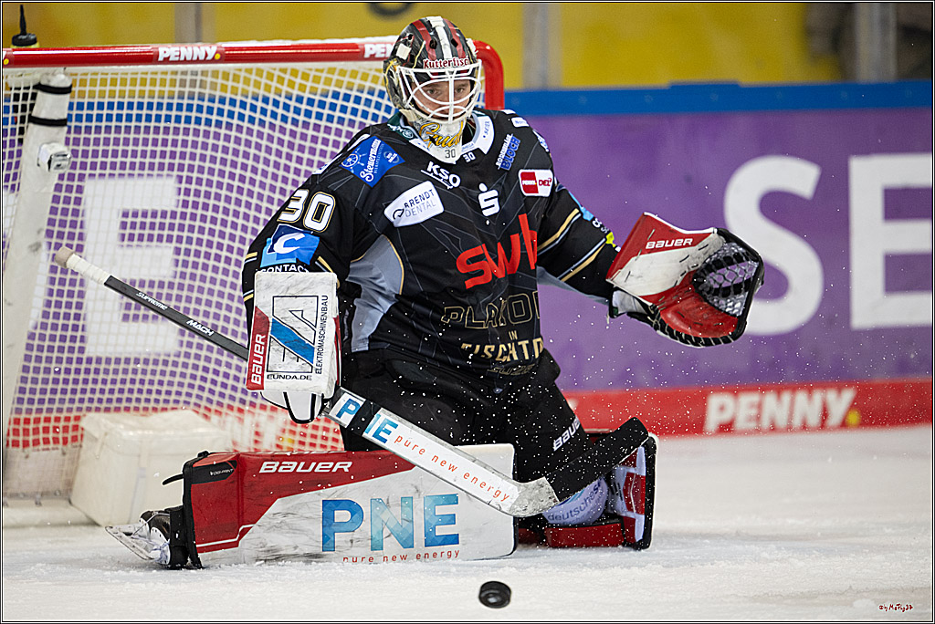 PENNY DEL 1 - Playoff Viertelfinale; Fischtown Pinguins Bremerhaven - Kölner Haie; Bermerhaven, 21.03.2025