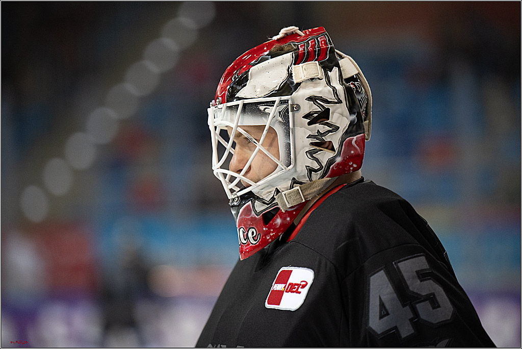 PENNY DEL 1 - Playoff Viertelfinale; Fischtown Pinguins Bremerhaven - Kölner Haie; Bermerhaven, 21.03.2025