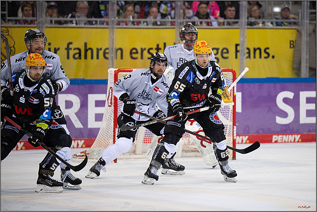 PENNY DEL 1 - Playoff Viertelfinale; Fischtown Pinguins Bremerhaven - Kölner Haie; Bermerhaven, 21.03.2025