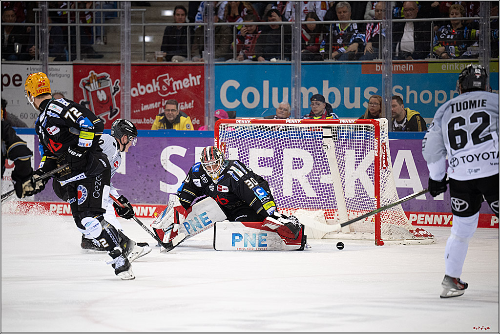 PENNY DEL 1 - Playoff Viertelfinale; Fischtown Pinguins Bremerhaven - Kölner Haie; Bermerhaven, 21.03.2025