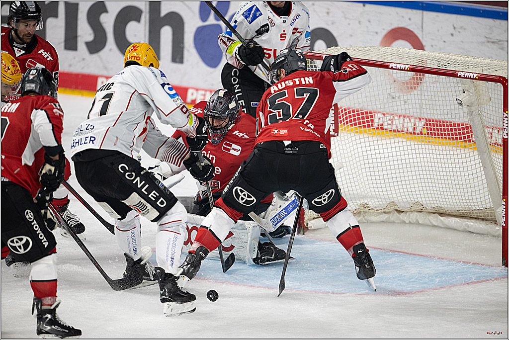 PENNY DEL 1 - Playoff Viertelfinale; Kölner Haie - Fischtown Pinguins Bremerhaven; Köln, 24.03.2025