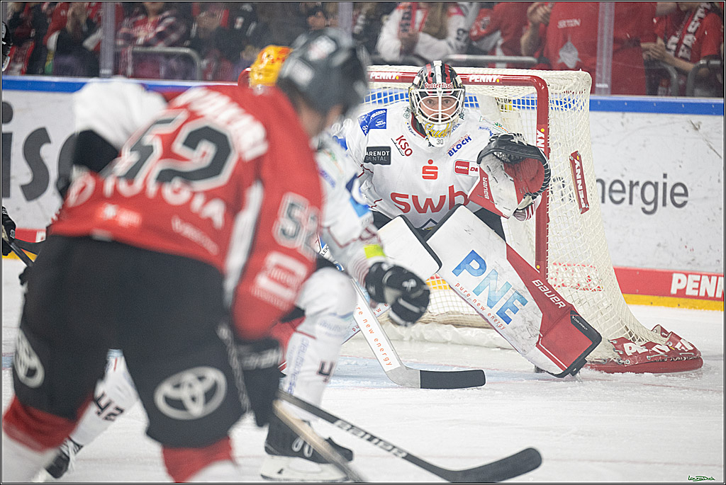 PENNY DEL; Koelner Haie- Fischtown Bremerhaven; Koeln, 24.03.2025