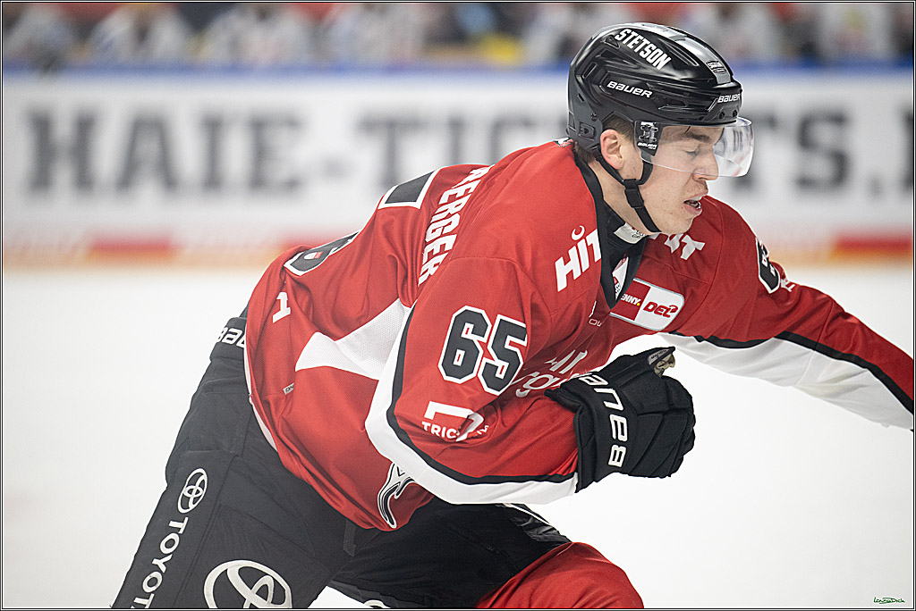 PENNY DEL; Koelner Haie- Fischtown Bremerhaven; Koeln, 24.03.2025