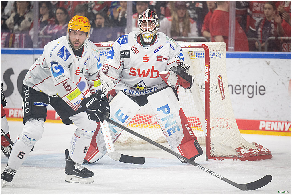 PENNY DEL; Koelner Haie- Fischtown Bremerhaven; Koeln, 24.03.2025