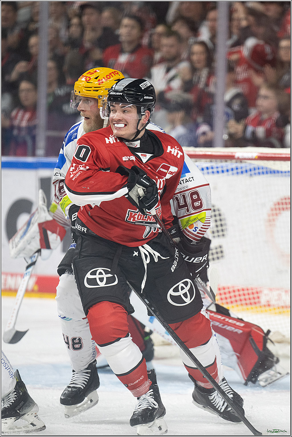 PENNY DEL; Koelner Haie- Fischtown Bremerhaven; Koeln, 28.03.2025