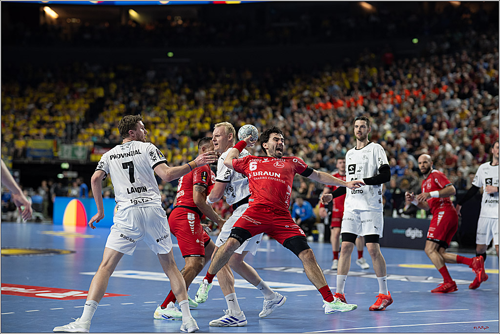 DHB-Pokal Lidl-F4  Finale - THW Kiel - MT Melsungen; Köln, 13.04.2025