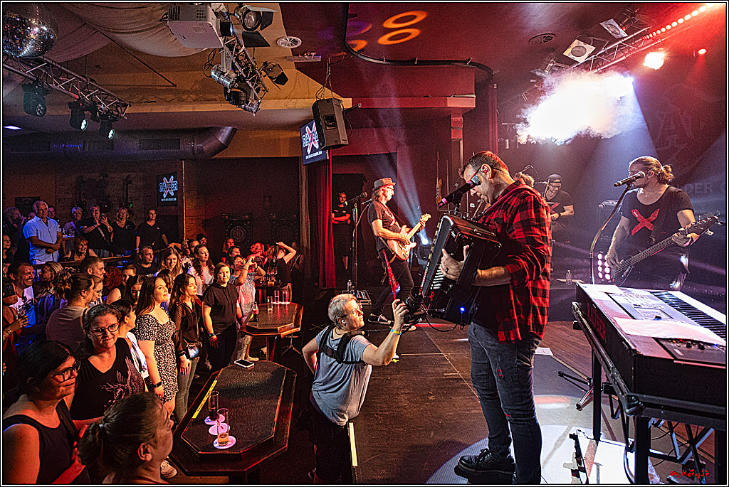 Raeuber in Groove Bar; Koeln, 08.09.2023