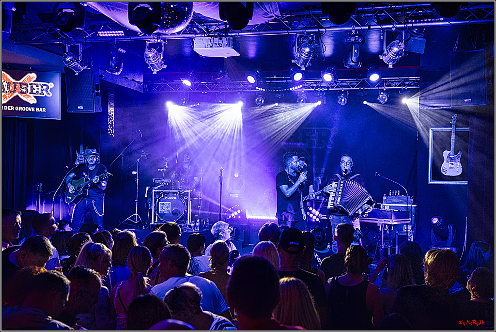 Raeuber in Groove Bar; Koeln, 08.09.2023