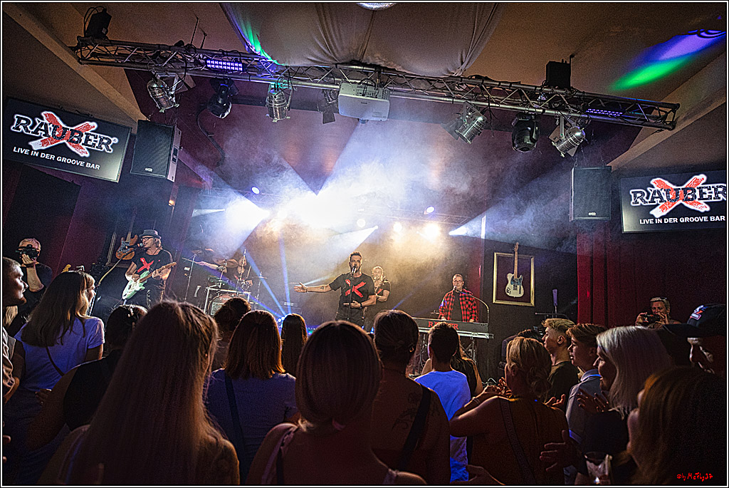 Raeuber in Groove Bar; Koeln, 08.09.2023