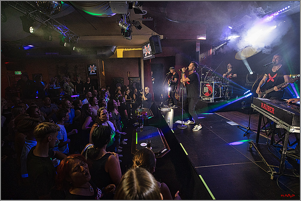 Raeuber in Groove Bar; Koeln, 08.09.2023