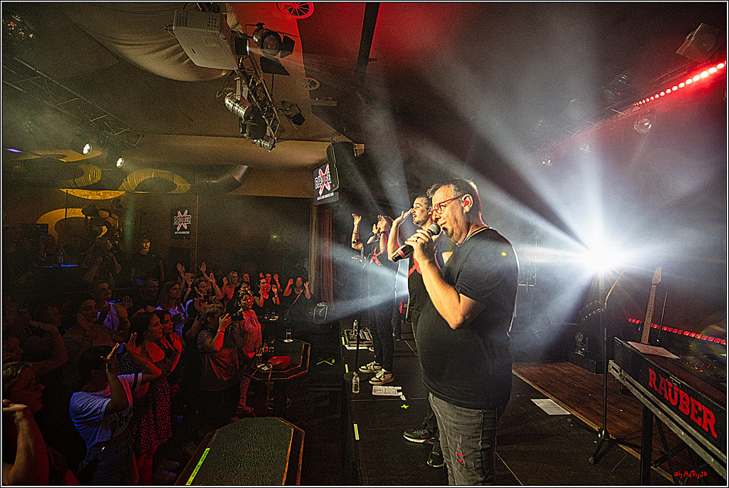 Raeuber in Groove Bar; Koeln, 08.09.2023