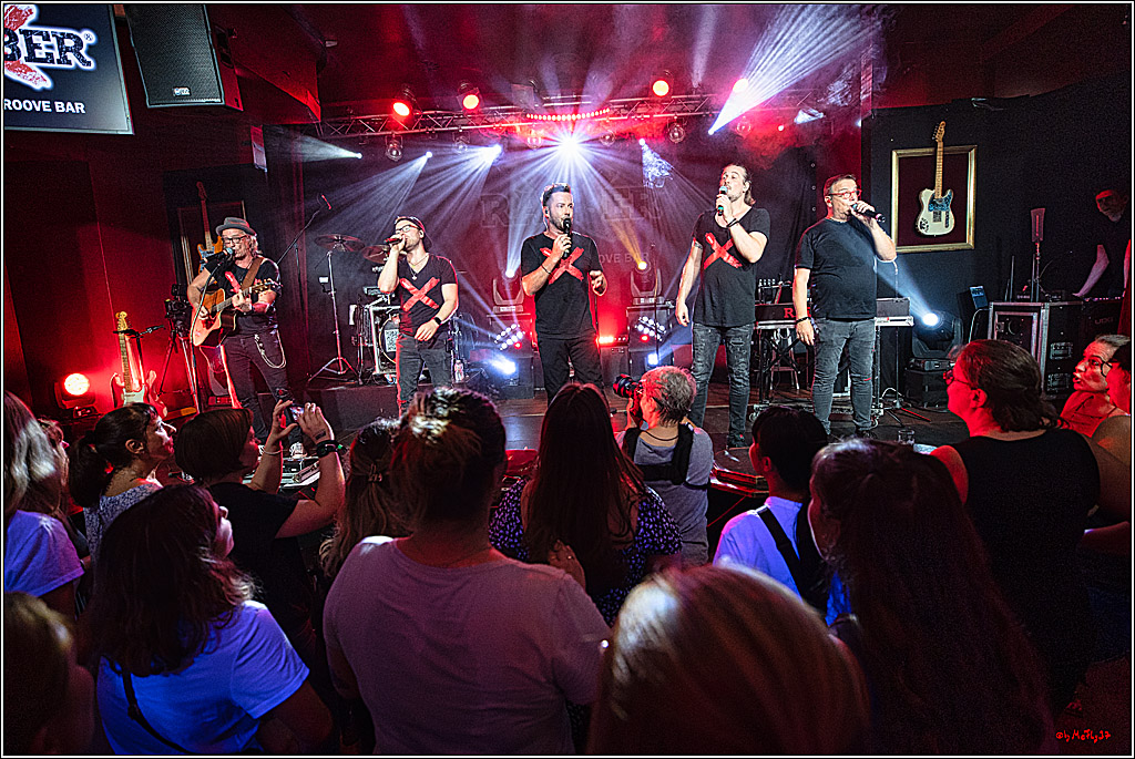 Raeuber in Groove Bar; Koeln, 08.09.2023