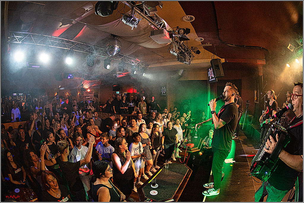 Raeuber in Groove Bar; Koeln, 08.09.2023