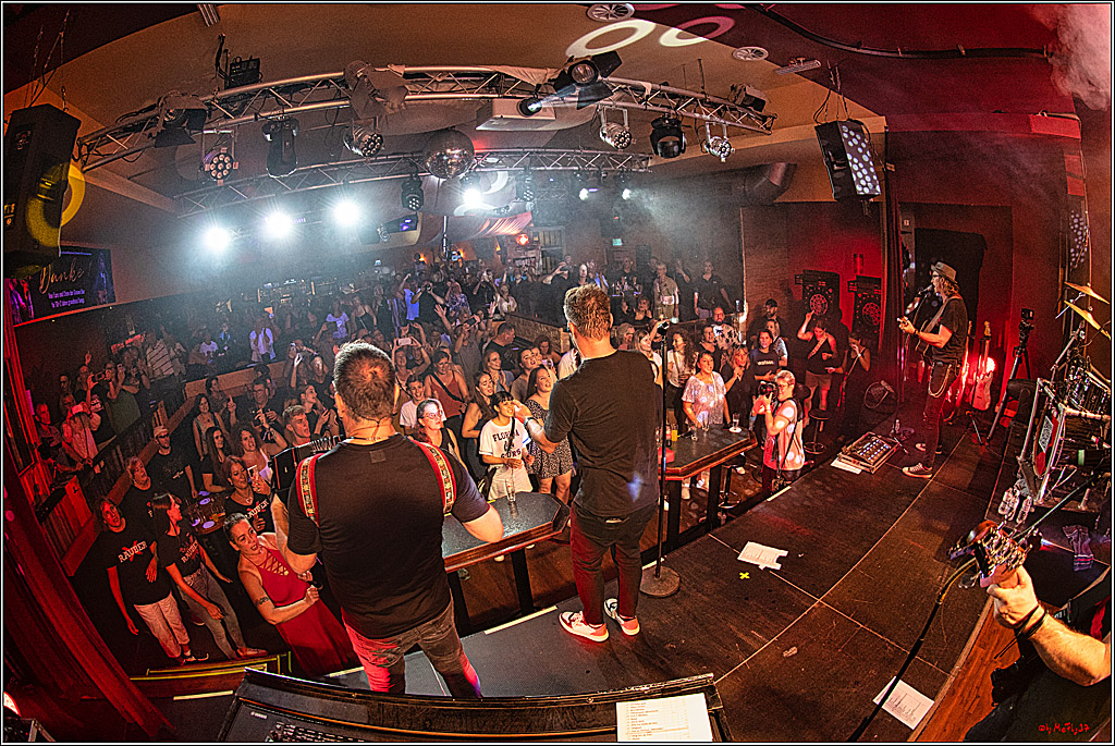 Raeuber in Groove Bar; Koeln, 08.09.2023