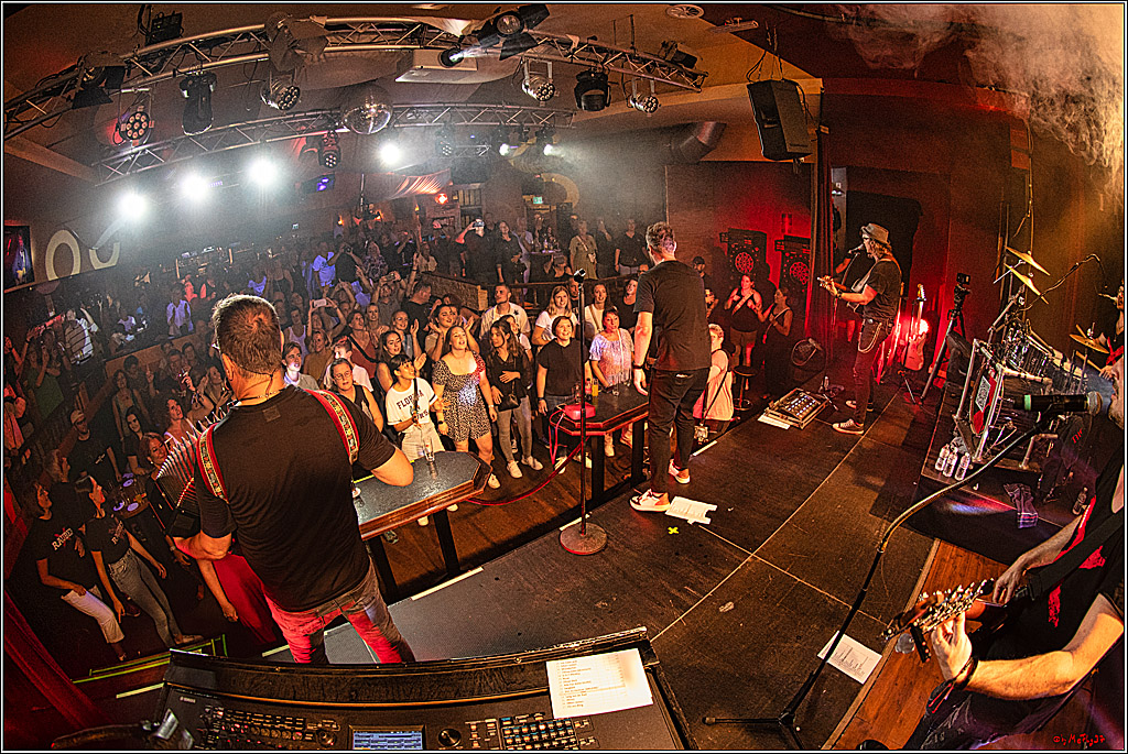 Raeuber in Groove Bar; Koeln, 08.09.2023