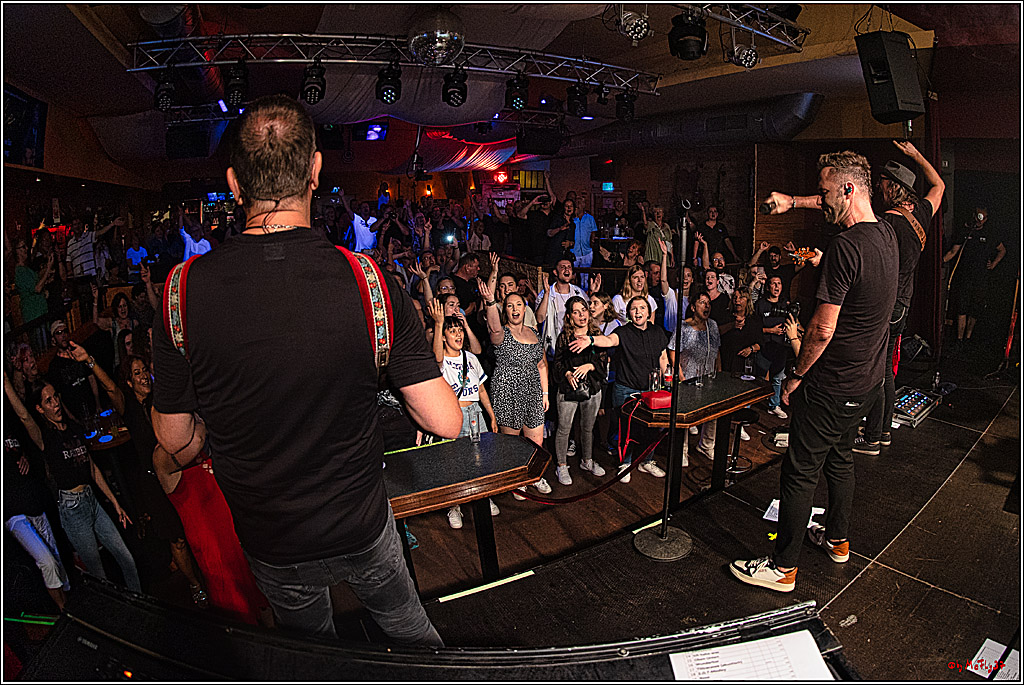 Raeuber in Groove Bar; Koeln, 08.09.2023