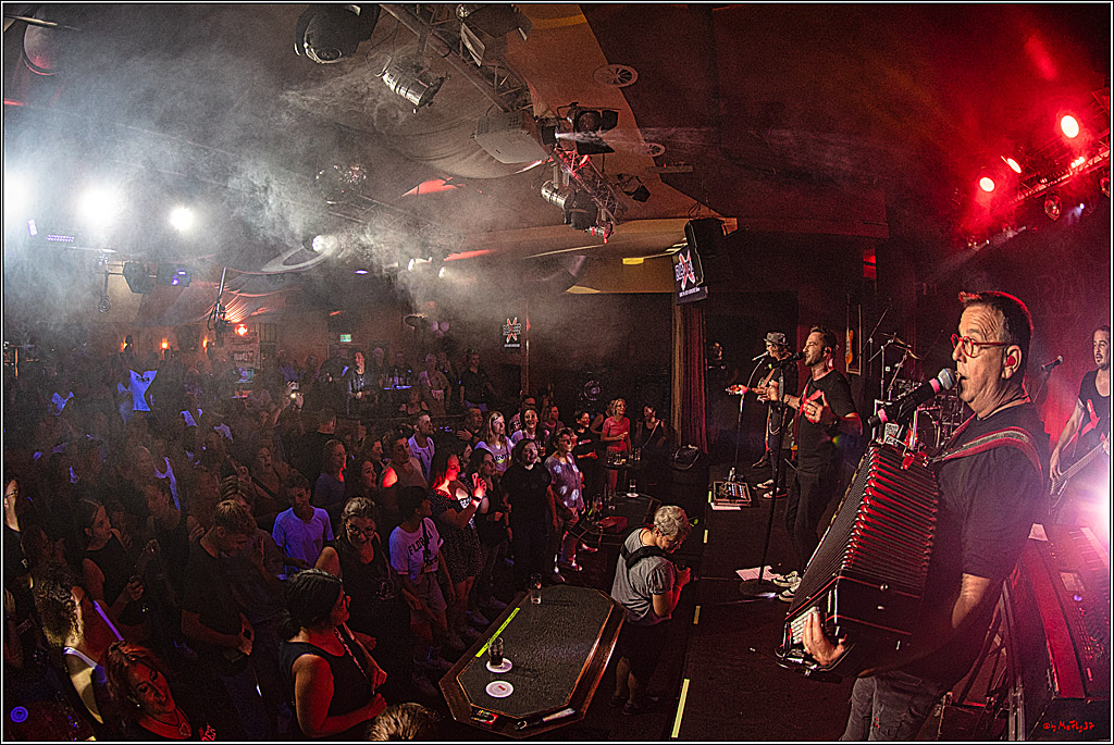 Raeuber in Groove Bar; Koeln, 08.09.2023