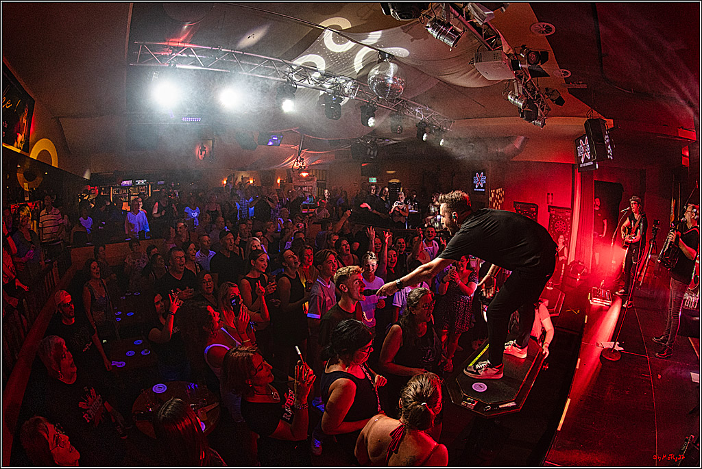 Raeuber in Groove Bar; Koeln, 08.09.2023