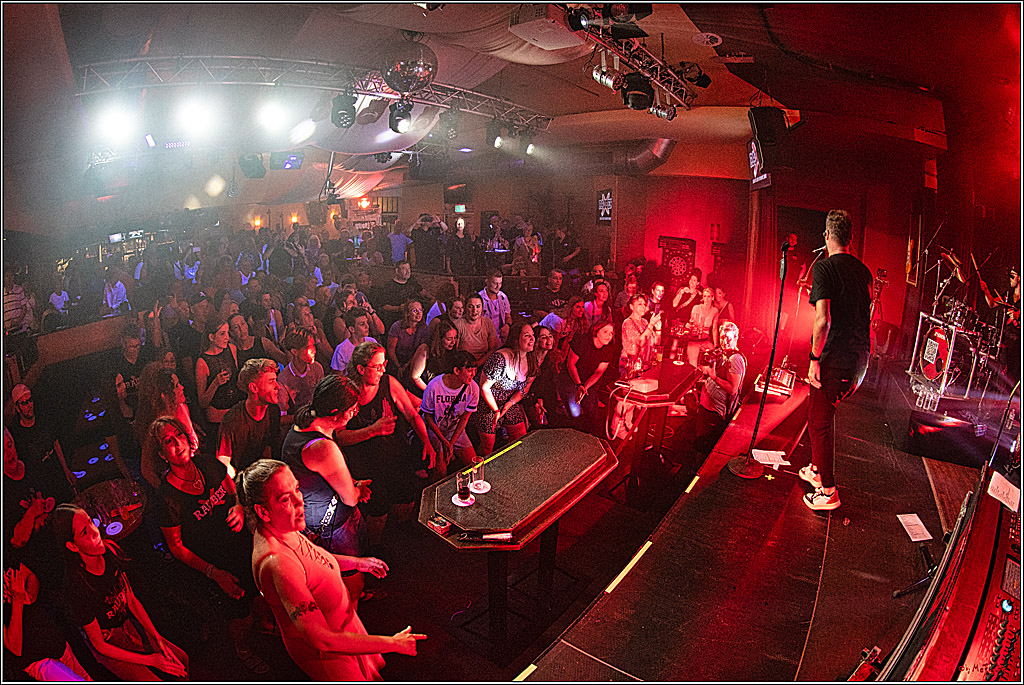 Raeuber in Groove Bar; Koeln, 08.09.2023