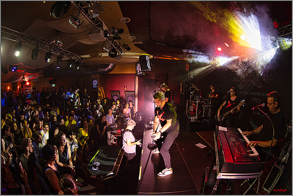 Raeuber in Groove Bar; Koeln, 08.09.2023