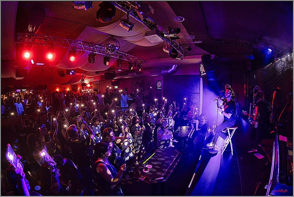 Raeuber in Groove Bar; Koeln, 08.09.2023