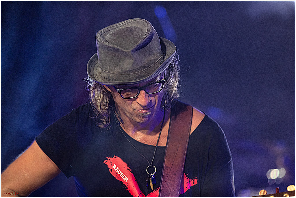 Raeuber in Groove Bar; Koeln, 08.09.2023