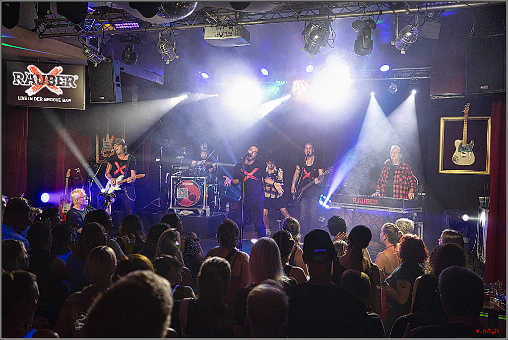 Raeuber in Groove Bar; Koeln, 08.09.2023
