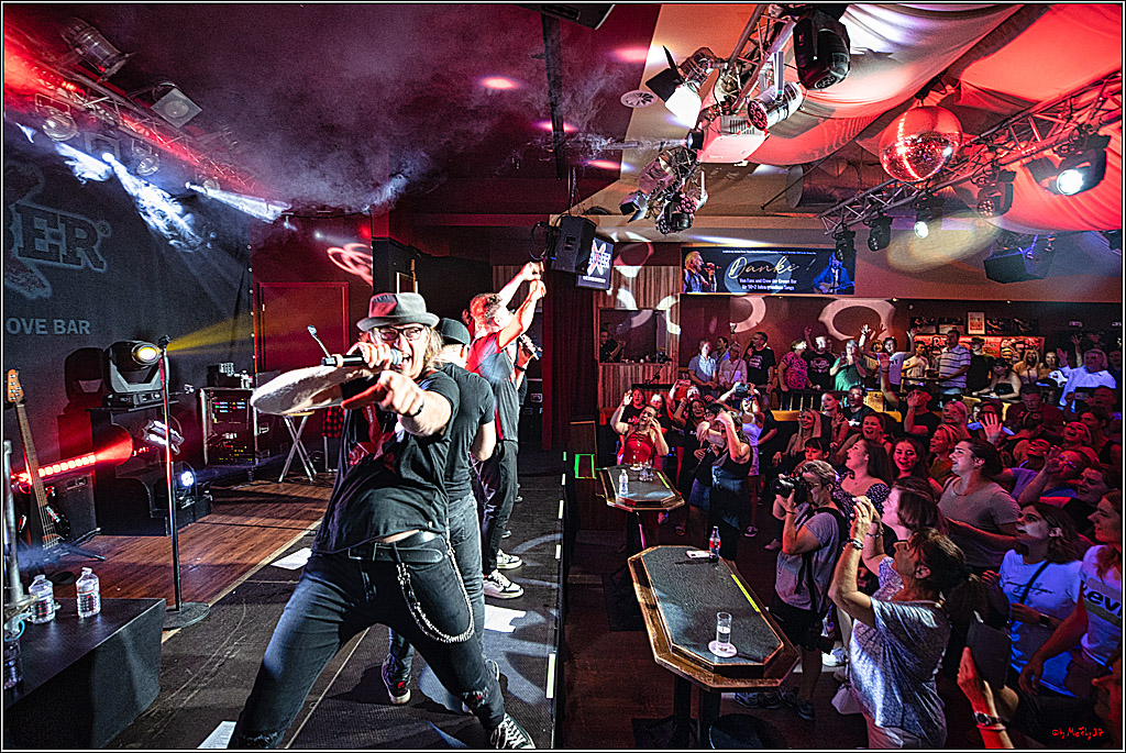 Raeuber in Groove Bar; Koeln, 08.09.2023