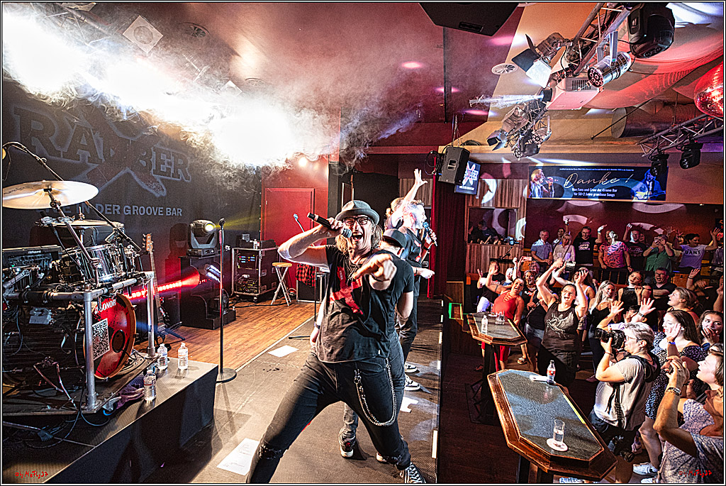 Raeuber in Groove Bar; Koeln, 08.09.2023