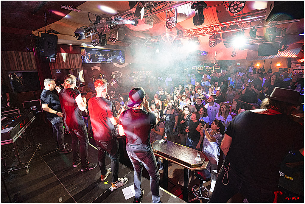 Raeuber in Groove Bar; Koeln, 08.09.2023