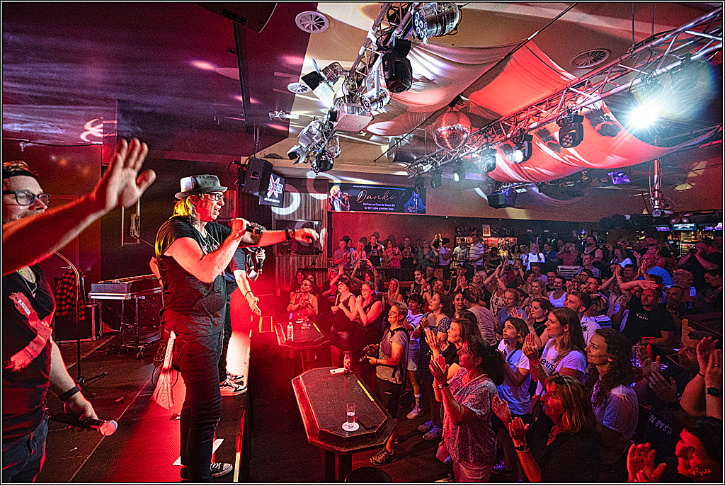 Raeuber in Groove Bar; Koeln, 08.09.2023