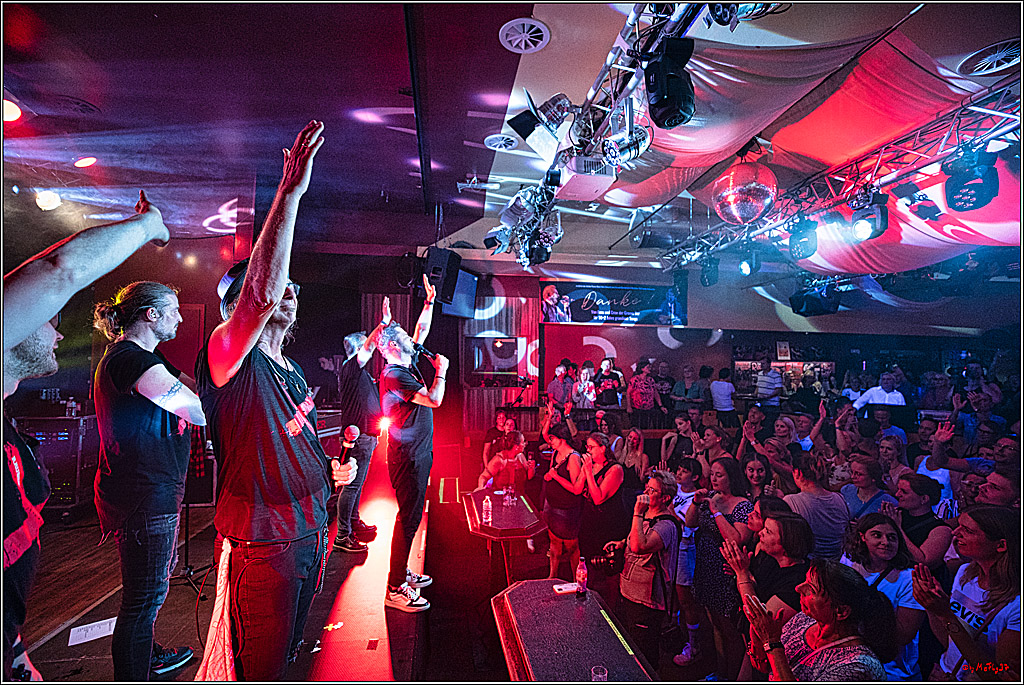 Raeuber in Groove Bar; Koeln, 08.09.2023