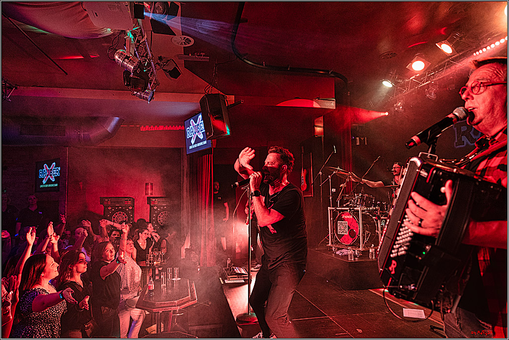 Raeuber in Groove Bar; Koeln, 08.09.2023