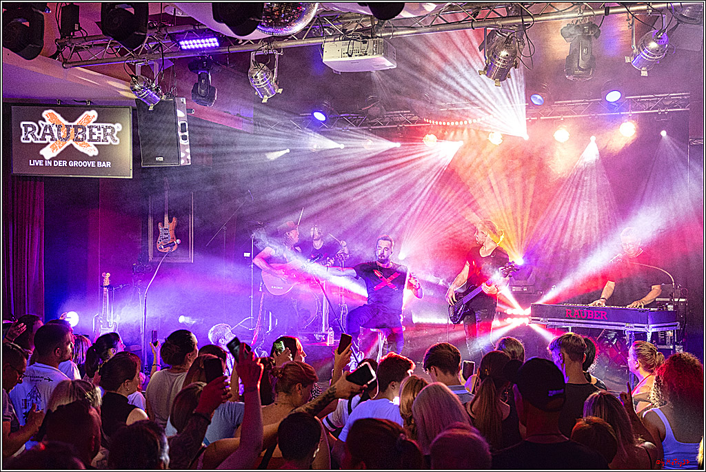 Raeuber in Groove Bar; Koeln, 08.09.2023