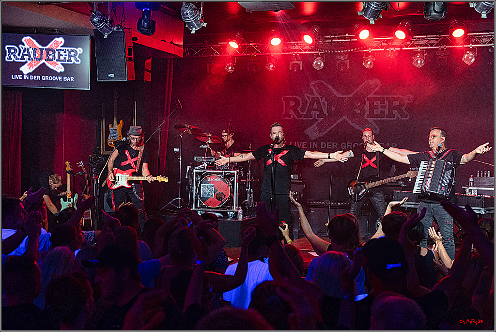Raeuber in Groove Bar; Koeln, 08.09.2023