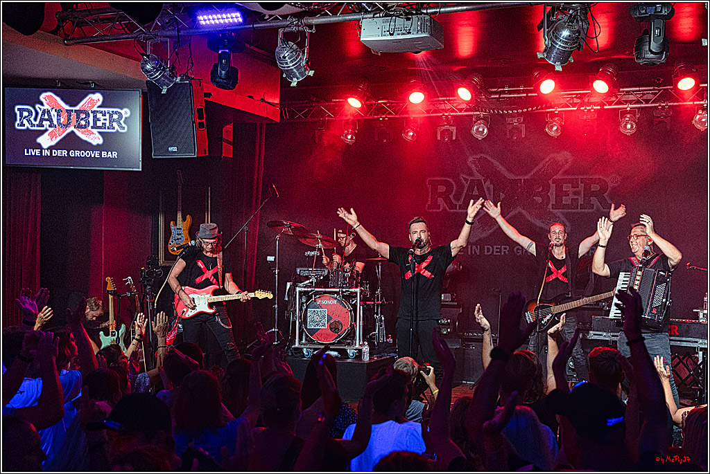 Raeuber in Groove Bar; Koeln, 08.09.2023