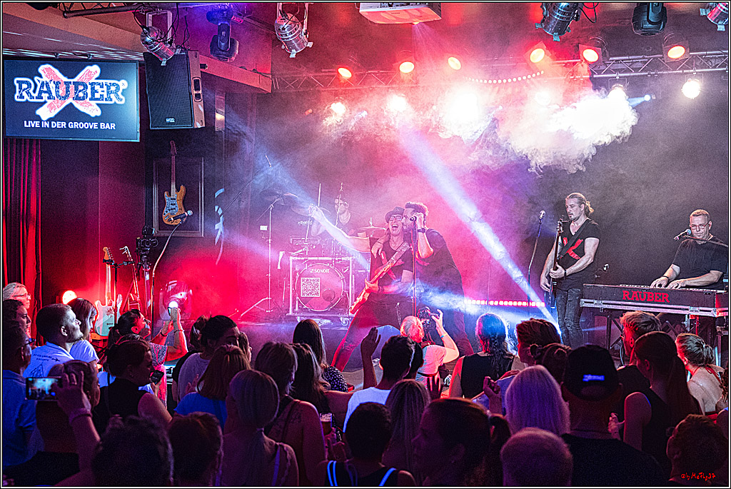 Raeuber in Groove Bar; Koeln, 08.09.2023