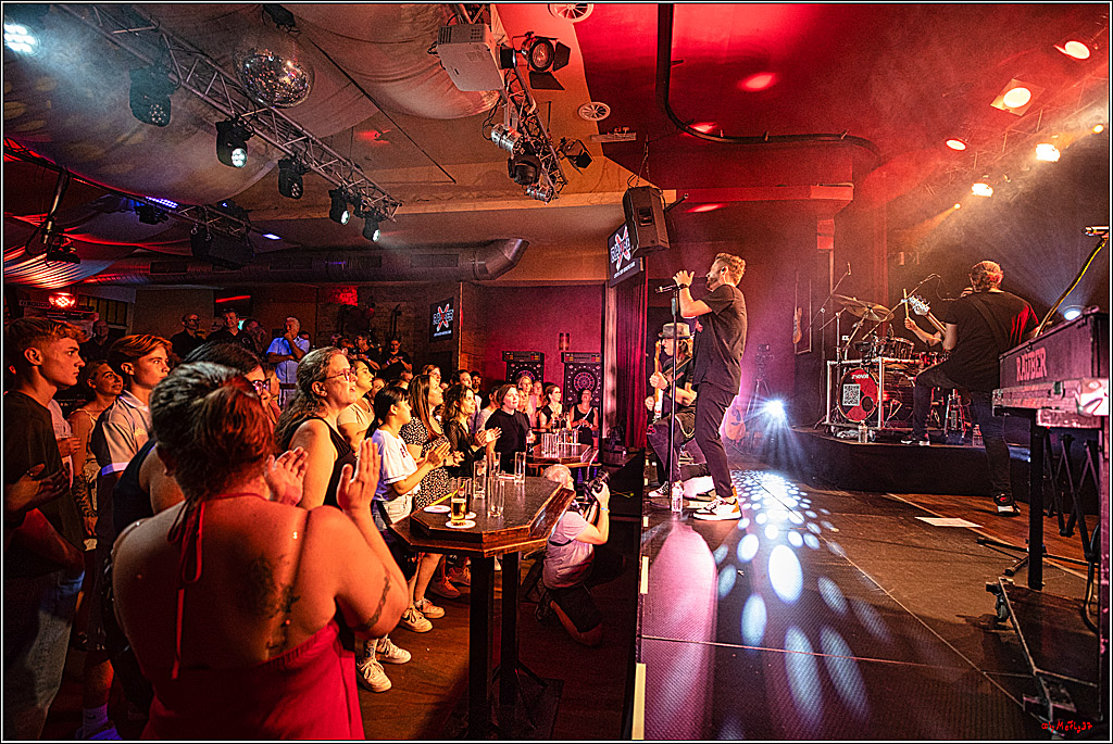 Raeuber in Groove Bar; Koeln, 08.09.2023