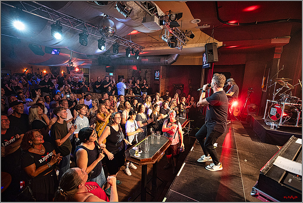Raeuber in Groove Bar; Koeln, 08.09.2023