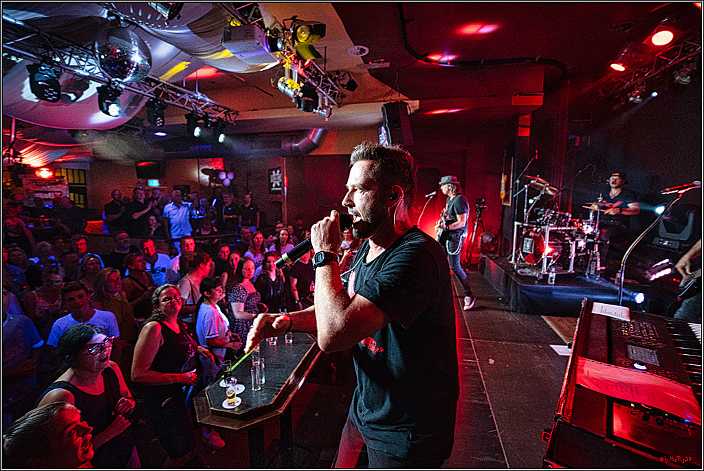 Raeuber in Groove Bar; Koeln, 08.09.2023
