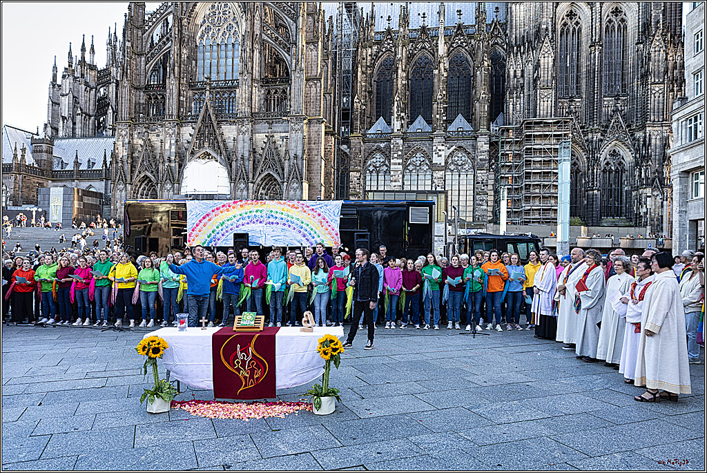 Segnungsgottesdienst (fuer queere Paare) am Koelner Dom - Jugendchor St. Stephan; Koeln, 20.09.2023