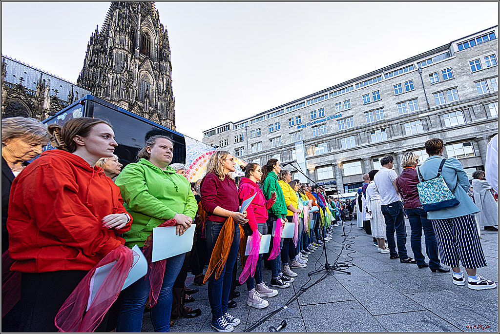 Segnungsgottesdienst (fuer queere Paare) am Koelner Dom - Jugendchor St. Stephan; Koeln, 20.09.2023