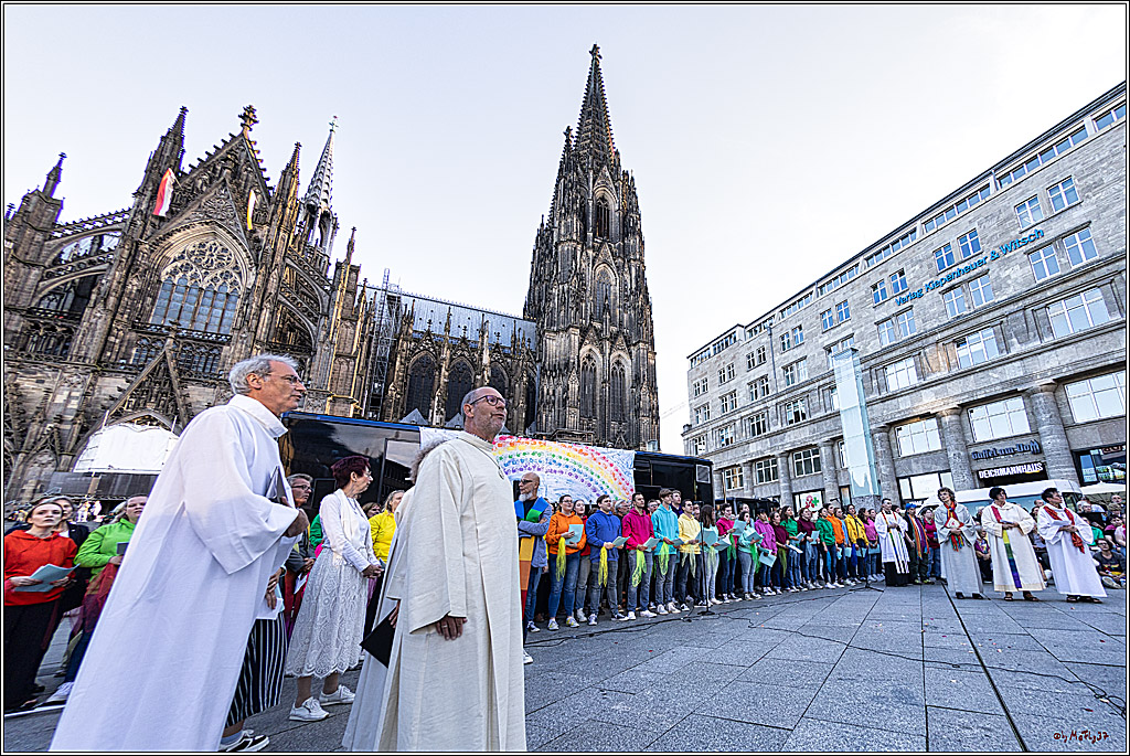 Segnungsgottesdienst (fuer queere Paare) am Koelner Dom - Jugendchor St. Stephan; Koeln, 20.09.2023