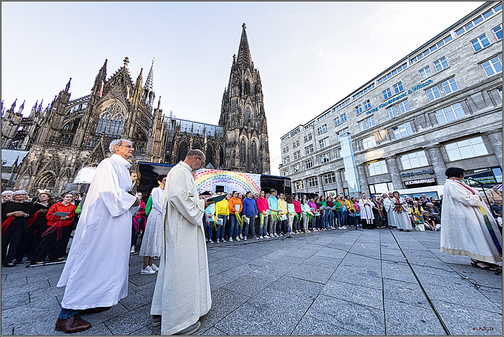 Segnungsgottesdienst (fuer queere Paare) am Koelner Dom - Jugendchor St. Stephan; Koeln, 20.09.2023