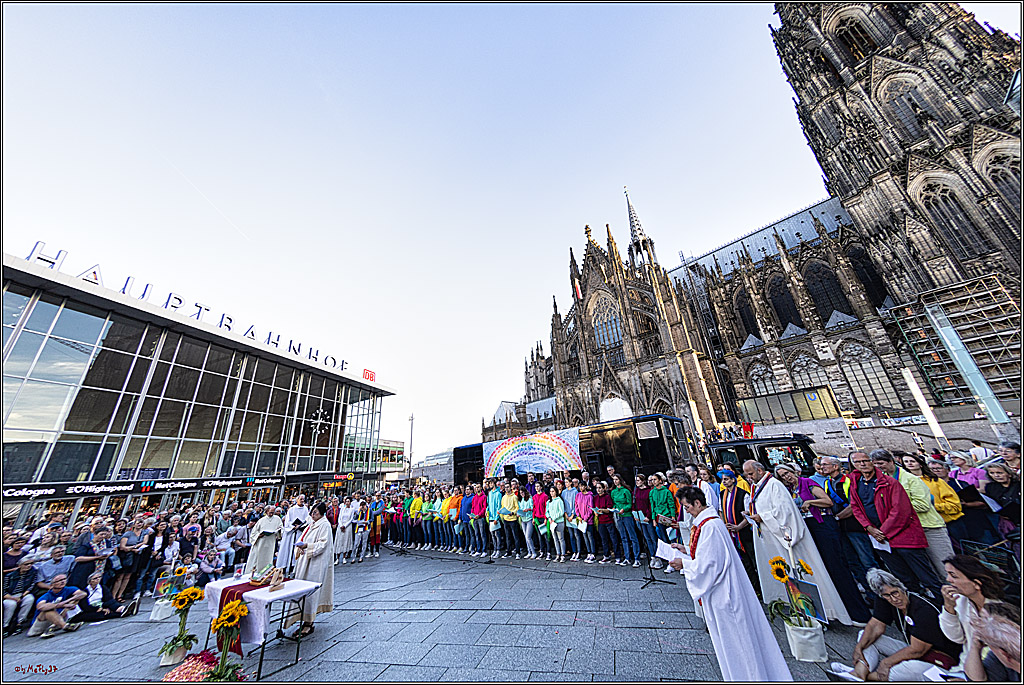 Segnungsgottesdienst (fuer queere Paare) am Koelner Dom - Jugendchor St. Stephan; Koeln, 20.09.2023