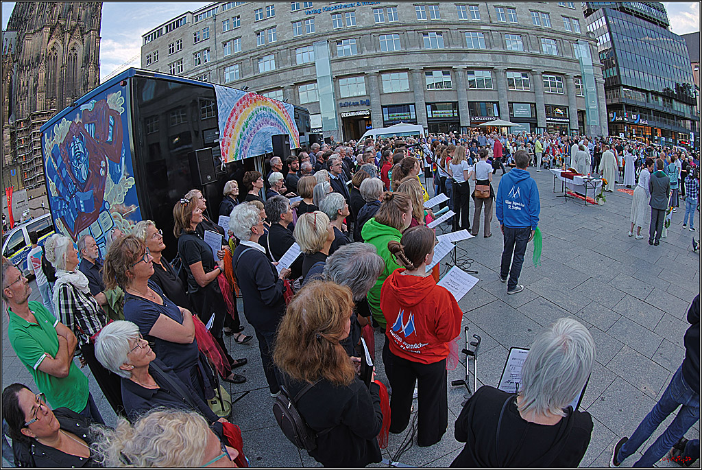 Segnungsgottesdienst (fuer queere Paare) am Koelner Dom - Jugendchor St. Stephan; Koeln, 20.09.2023