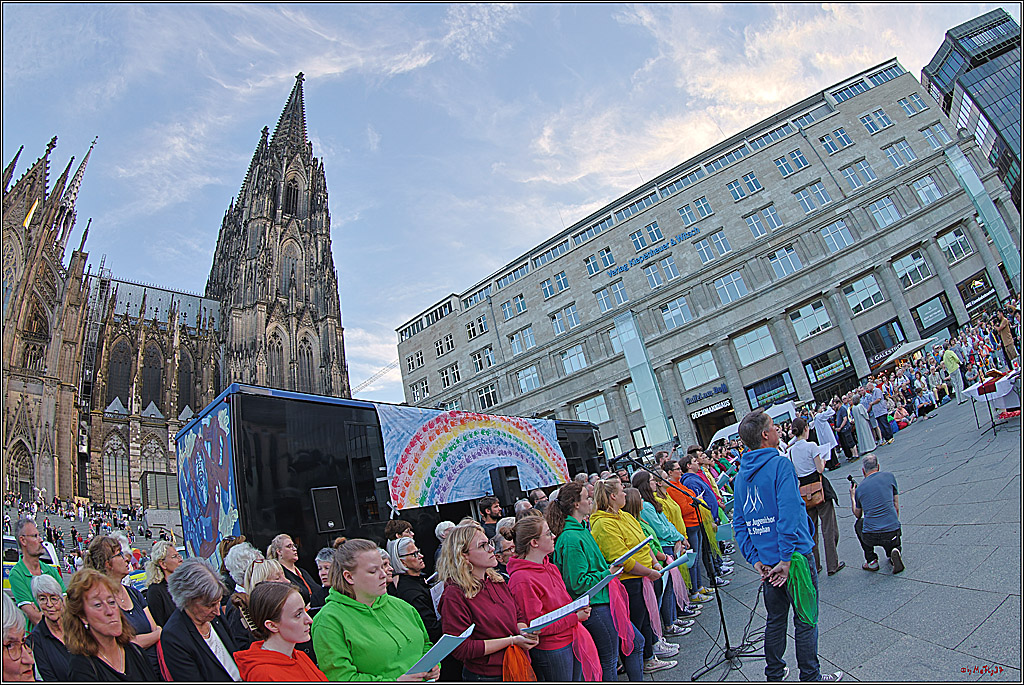 Segnungsgottesdienst (fuer queere Paare) am Koelner Dom - Jugendchor St. Stephan; Koeln, 20.09.2023