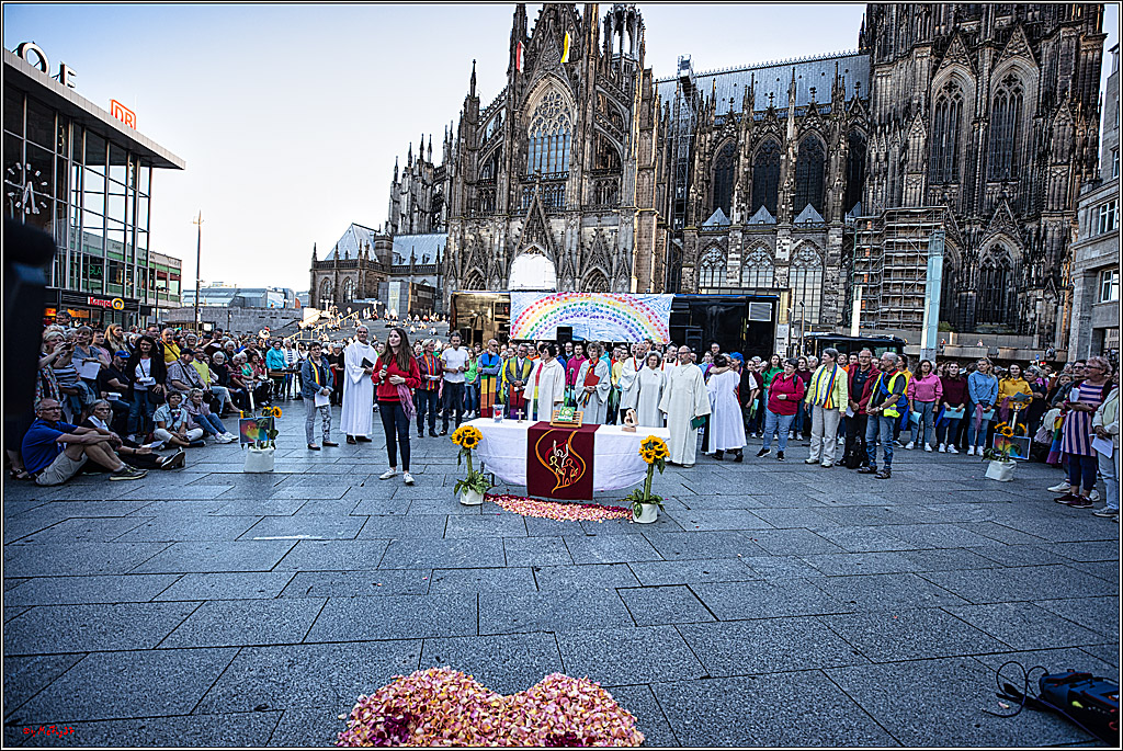 Segnungsgottesdienst (fuer queere Paare) am Koelner Dom - Jugendchor St. Stephan; Koeln, 20.09.2023