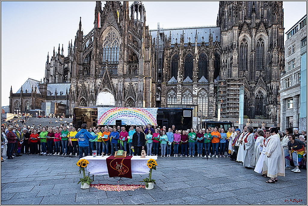 Segnungsgottesdienst (fuer queere Paare) am Koelner Dom - Jugendchor St. Stephan; Koeln, 20.09.2023